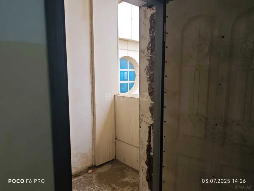 Satılır 4 otaqlı mənzil 2215 m²