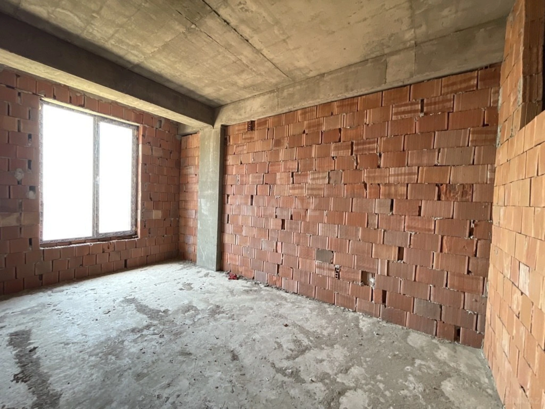 Satılır 2 otaqlı mənzil 42 m²