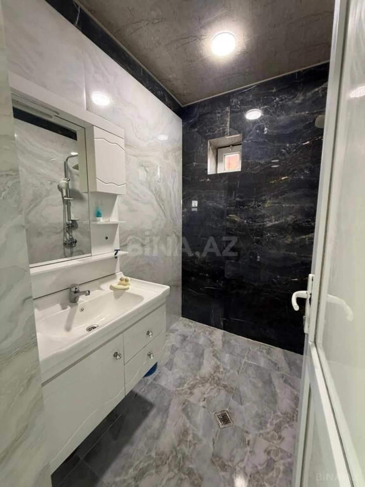 Satılır 4 otaqlı həyət evi 130 m²