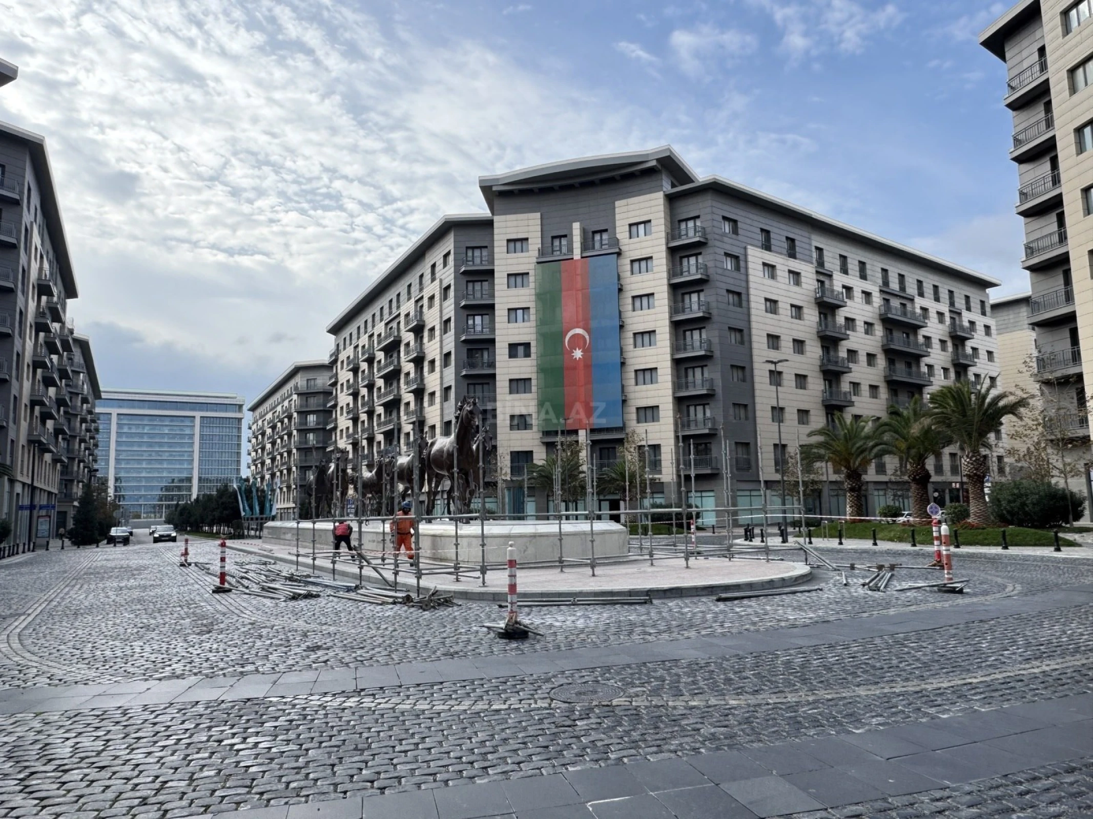 Satılır 2 otaqlı mənzil 98 m²