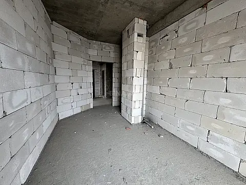 Satılır 2 otaqlı mənzil 98 m²