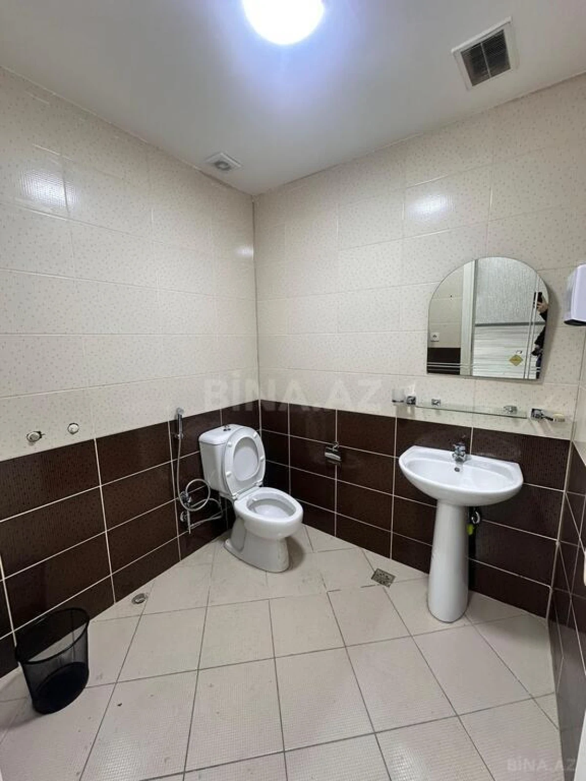 Kirayə verilir 5 otaqlı ofis 260 m²