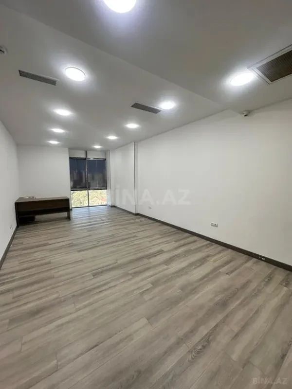 Kirayə verilir 5 otaqlı ofis 260 m²