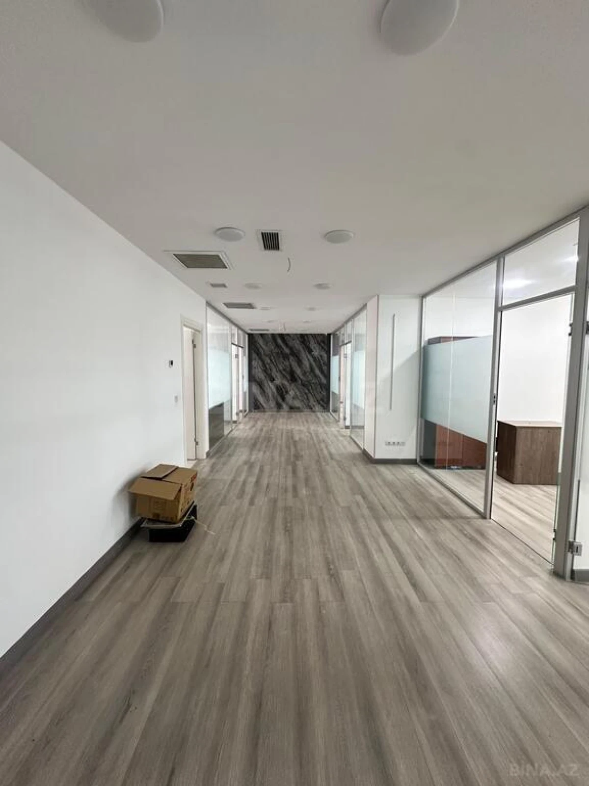 Kirayə verilir 5 otaqlı ofis 260 m²
