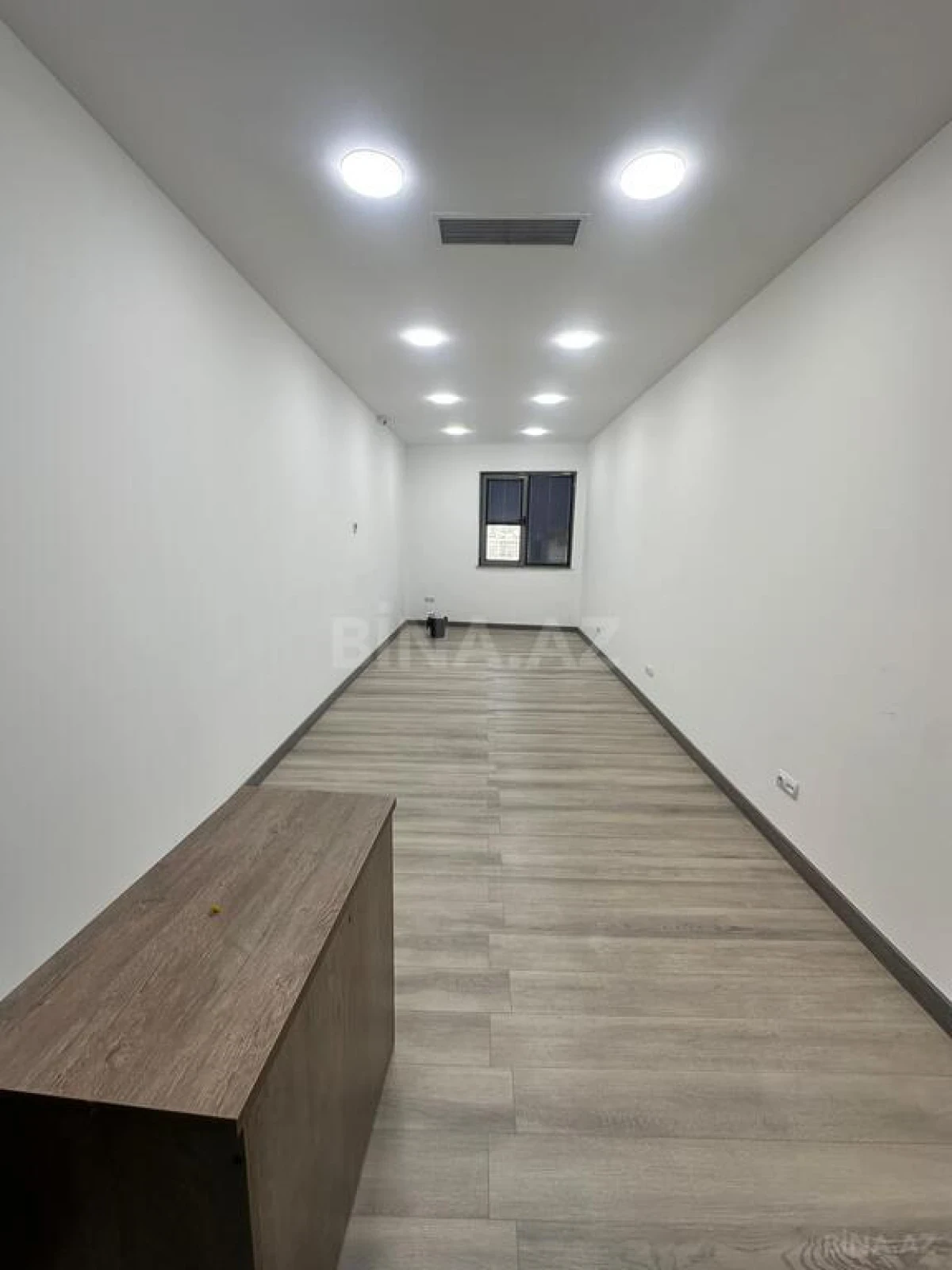 Kirayə verilir 5 otaqlı ofis 260 m²