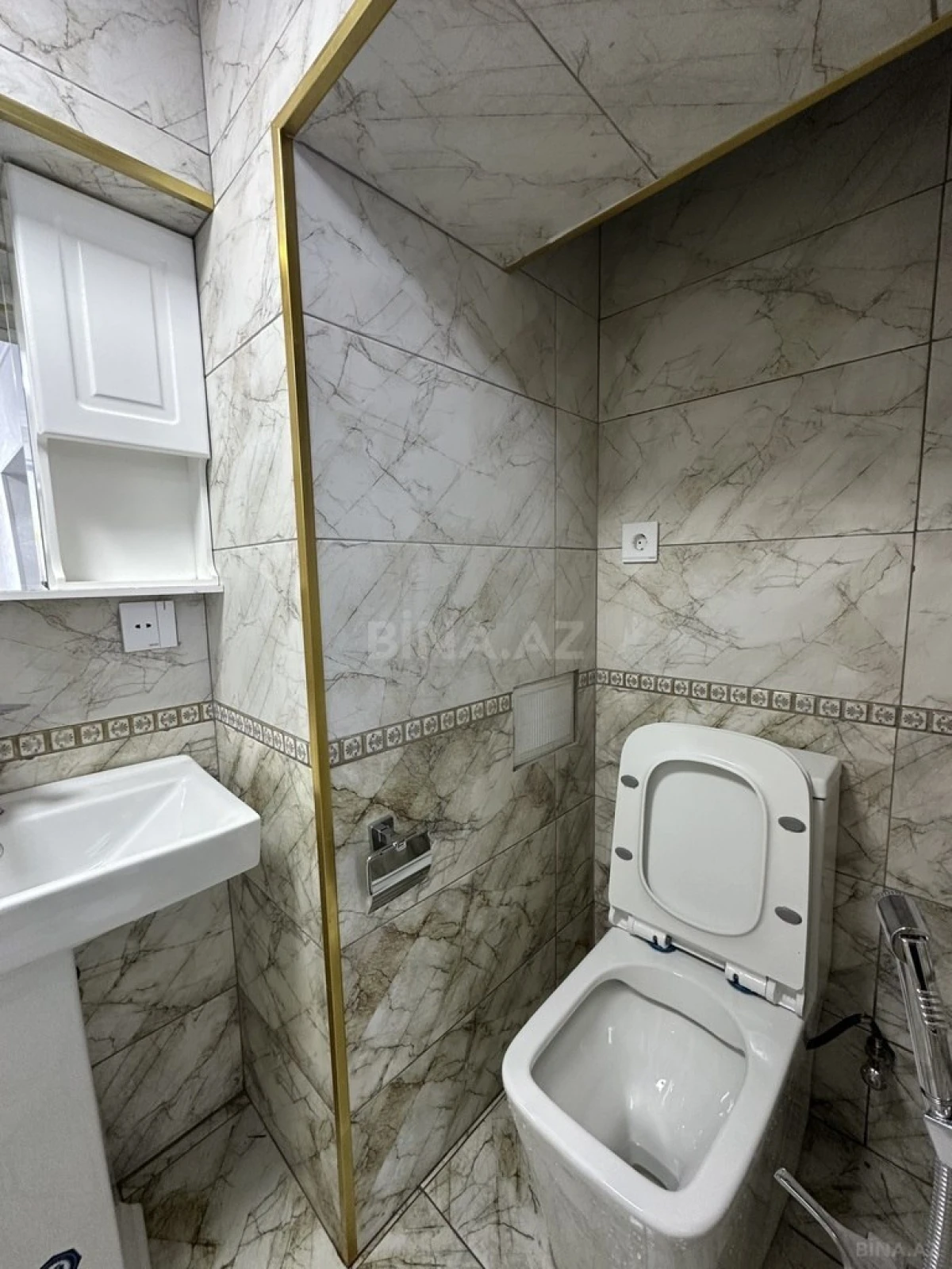 Satılır obyekt 130 m²