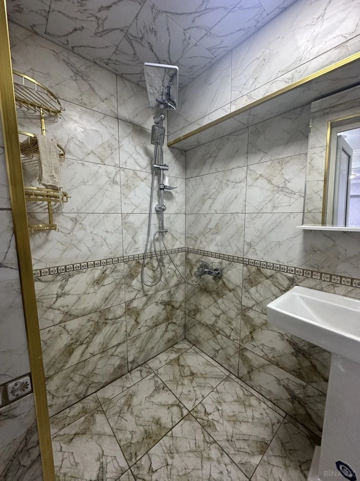 Satılır obyekt 130 m²