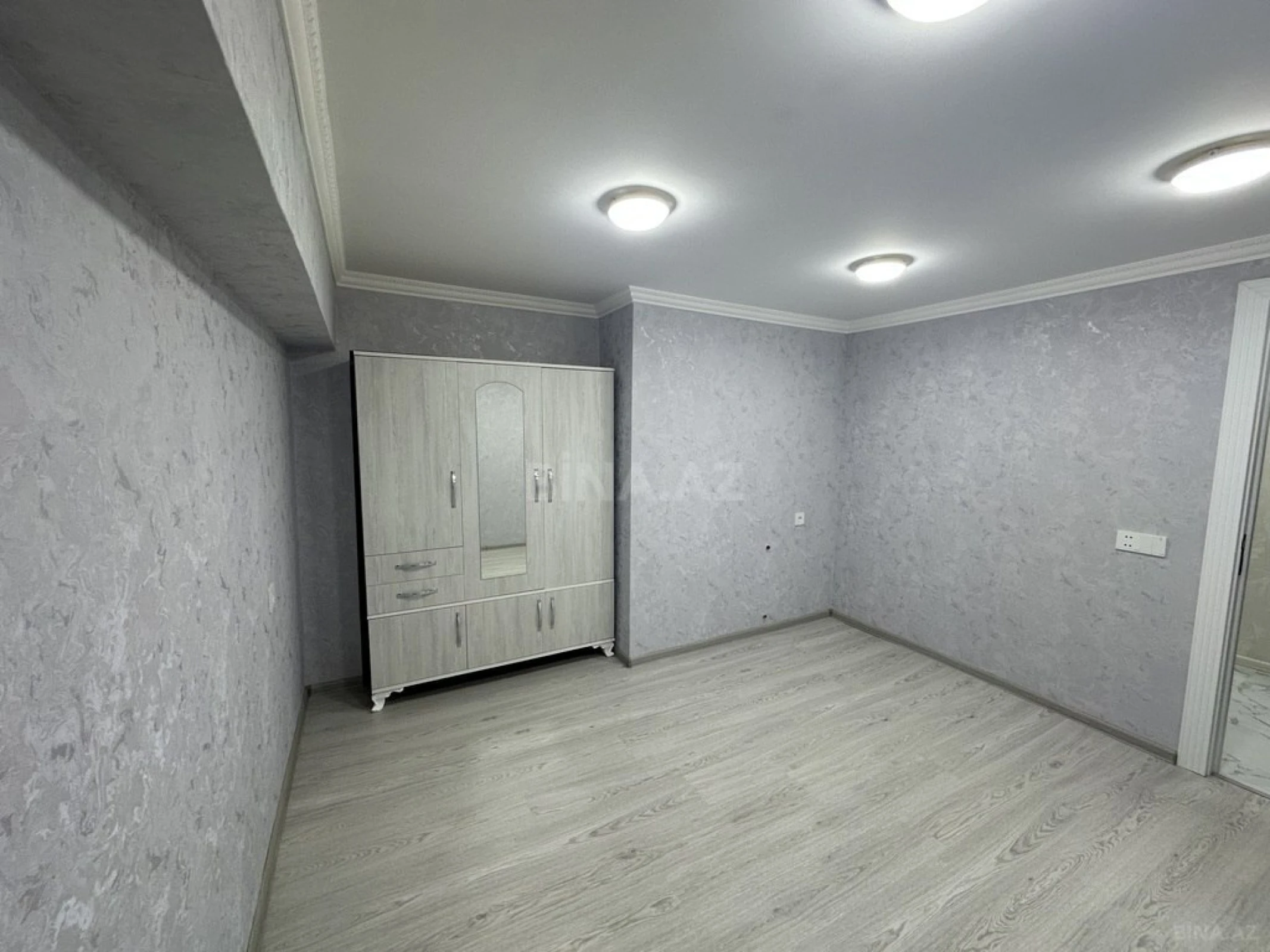 Satılır obyekt 130 m²