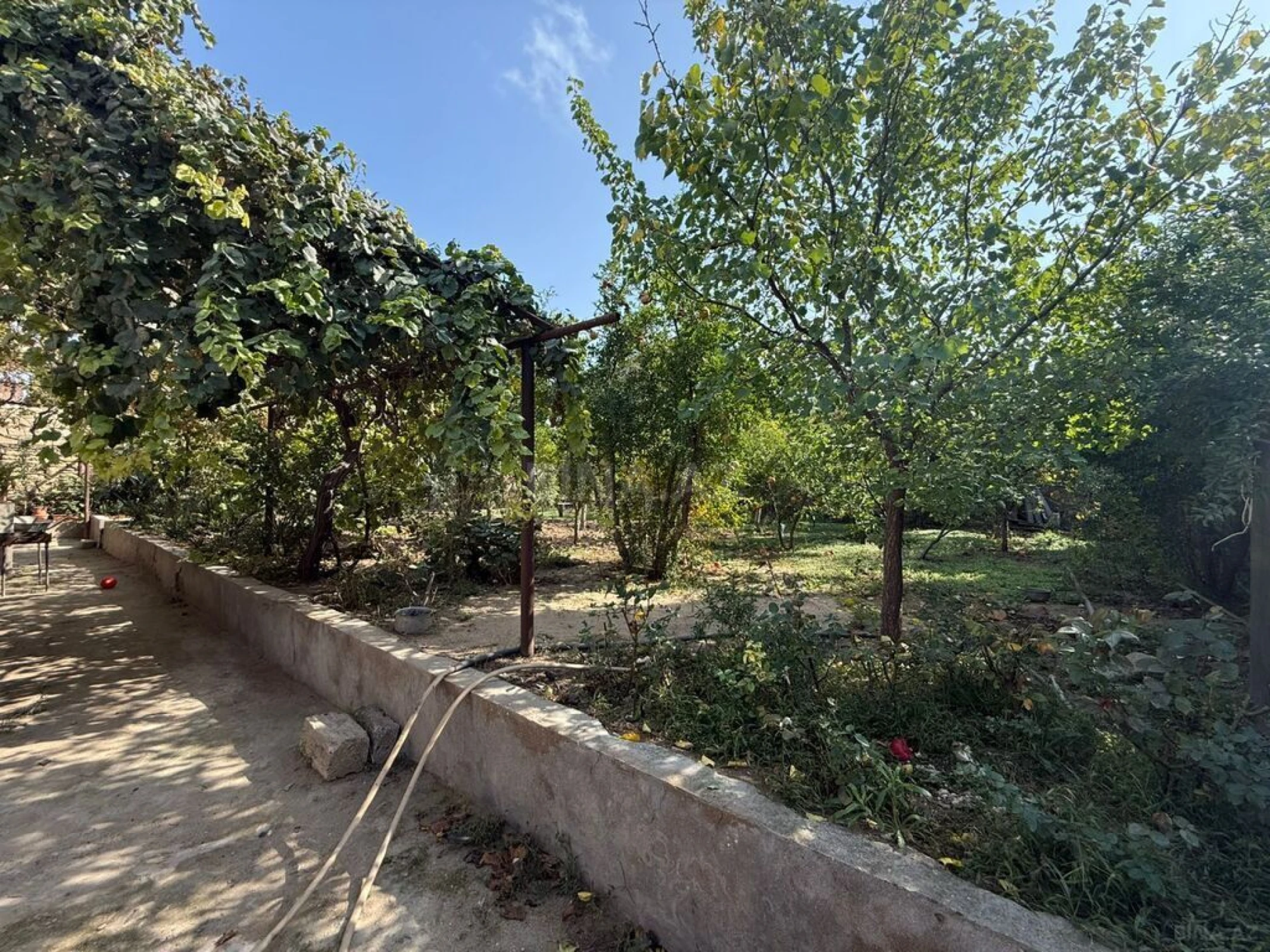 Satılır torpaq sahəsi 8 m²