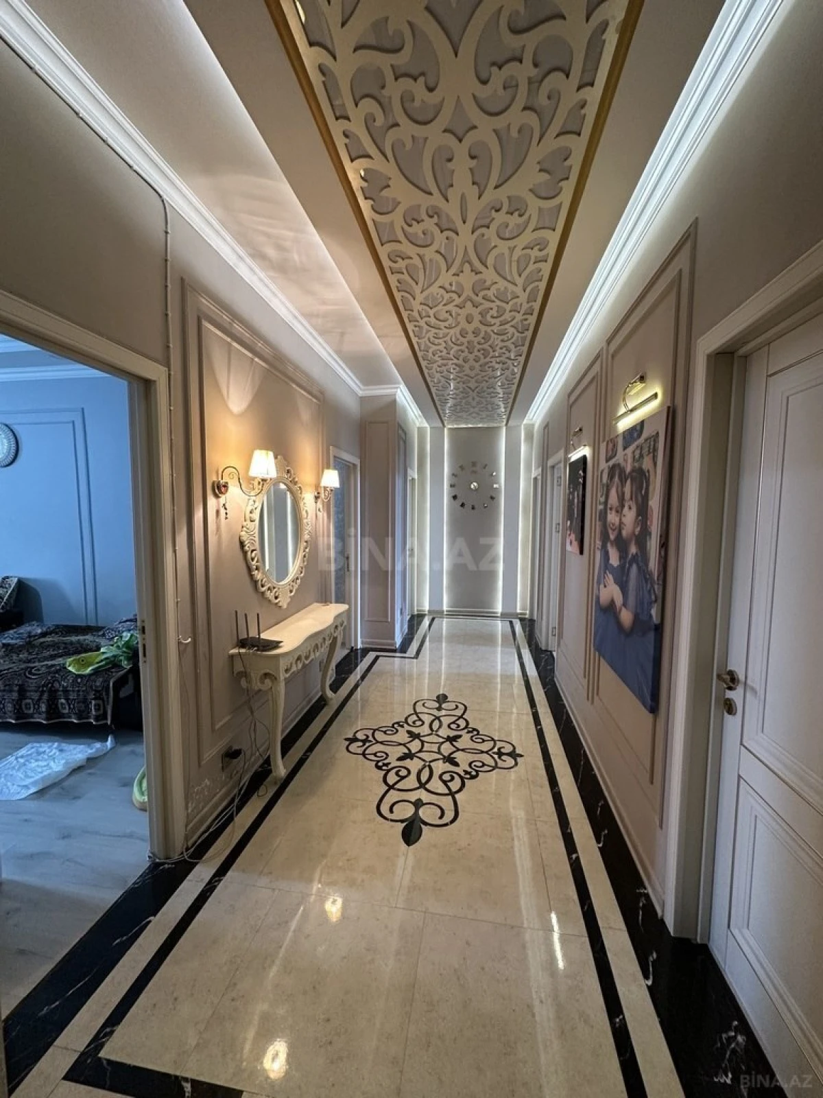 Satılır 4 otaqlı mənzil 148 m²