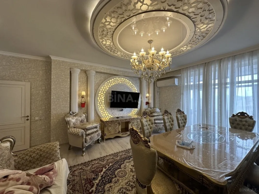 Satılır 4 otaqlı mənzil 148 m²