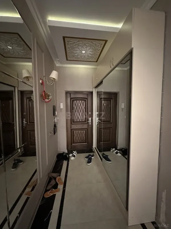 Satılır 4 otaqlı mənzil 148 m²
