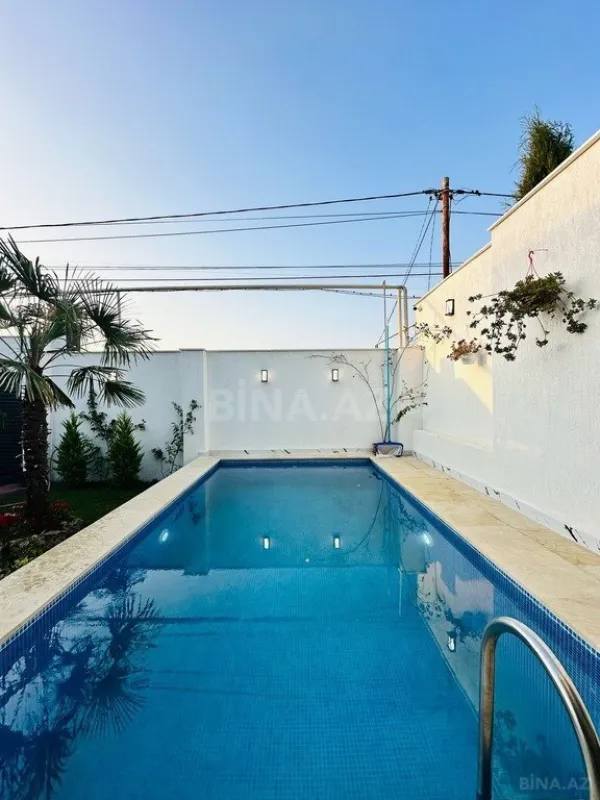 Kirayə verilir 5 otaqlı həyət evi 340 m²