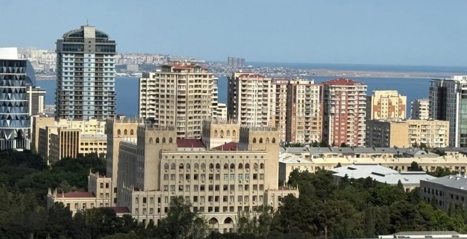 Satılır 3 otaqlı mənzil 154 m²