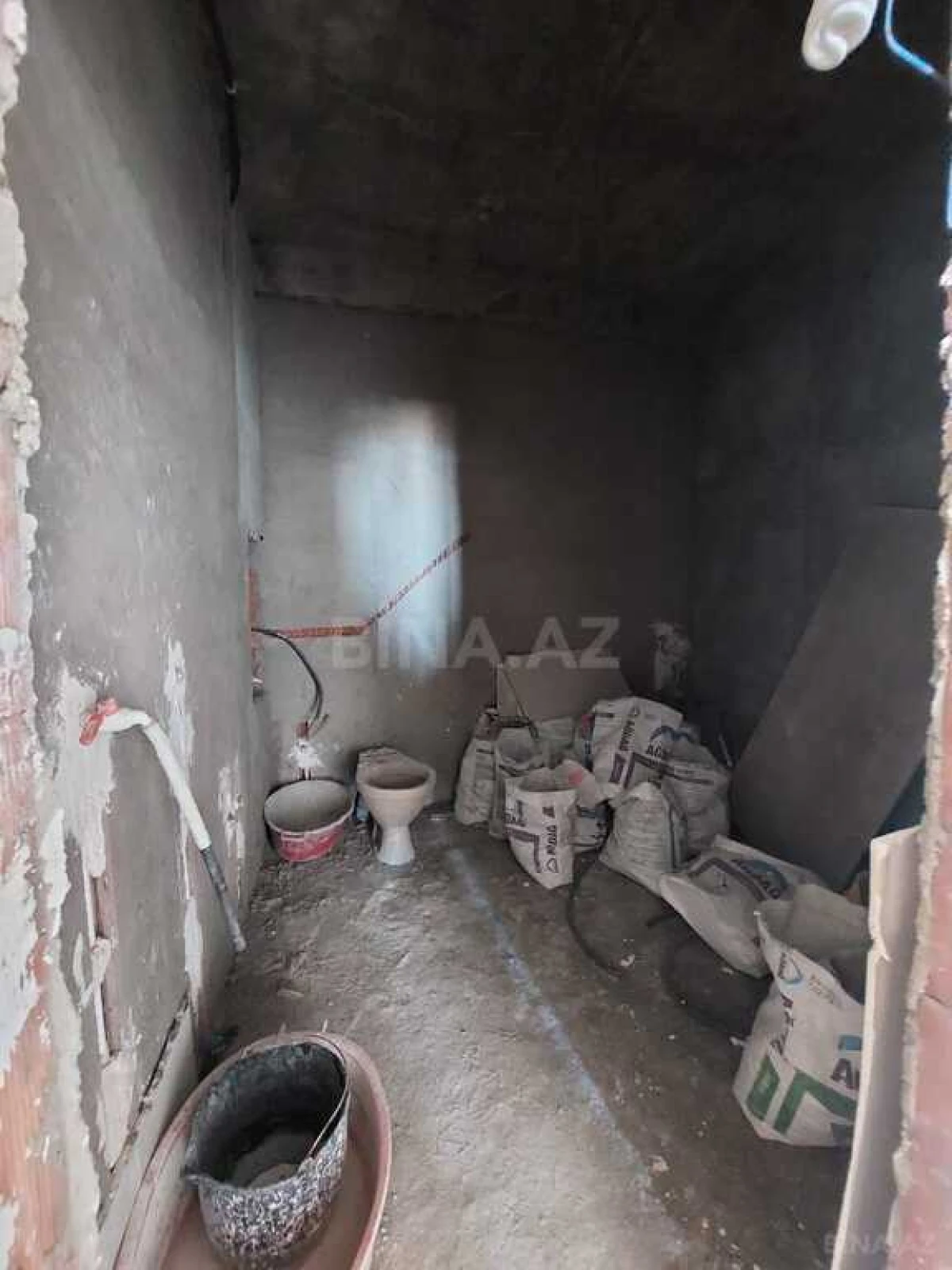 Satılır 3 otaqlı mənzil 154 m²