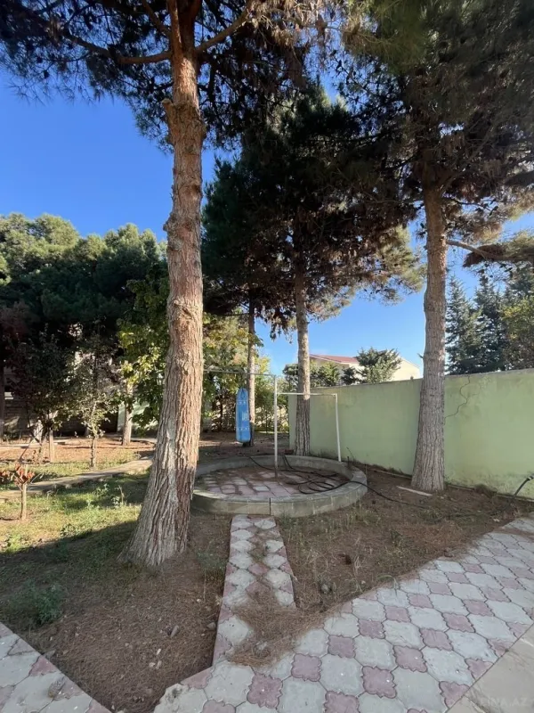 Satılır 7 otaqlı həyət evi 200 m²