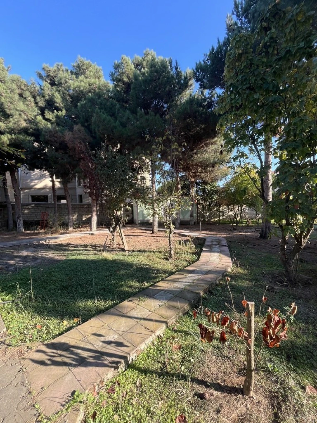 Satılır 7 otaqlı həyət evi 200 m²