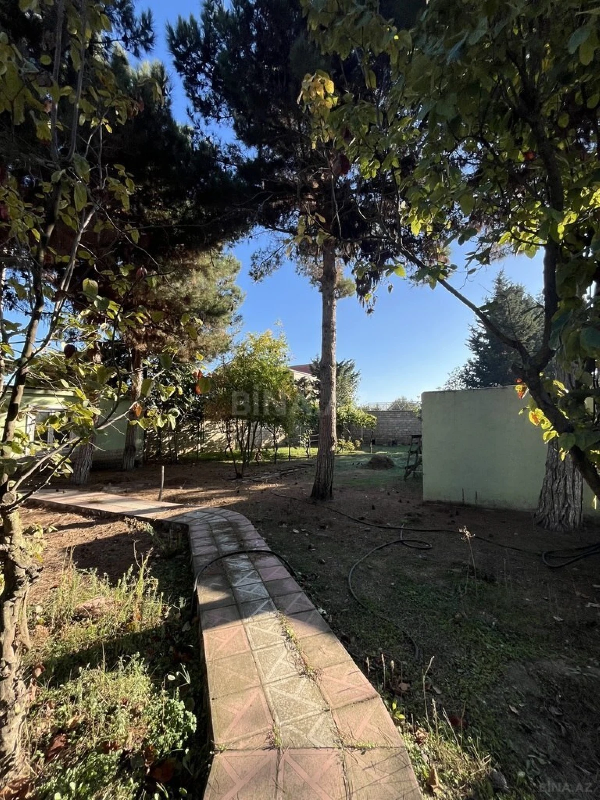 Satılır 7 otaqlı həyət evi 200 m²