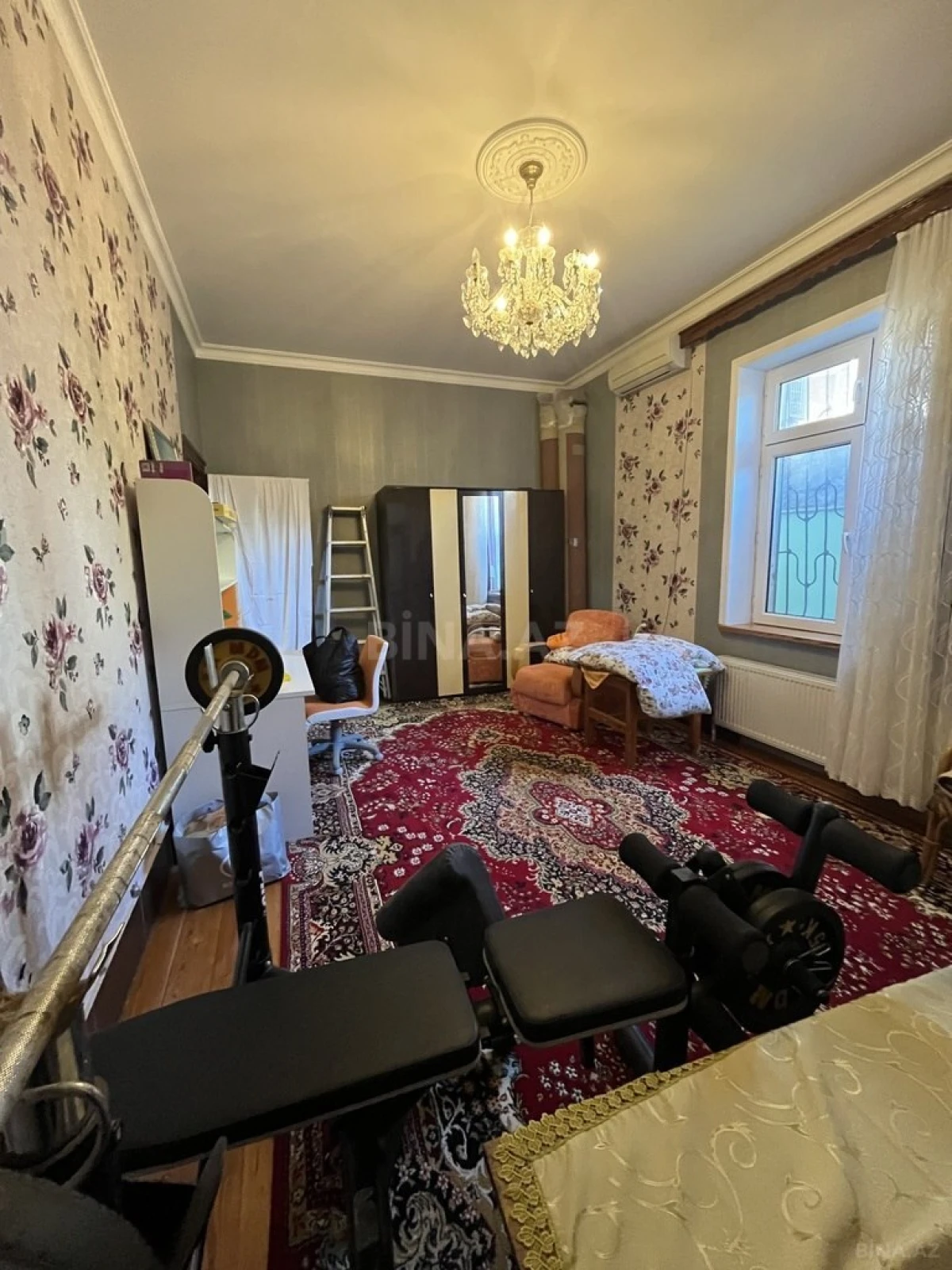 Satılır 7 otaqlı həyət evi 200 m²