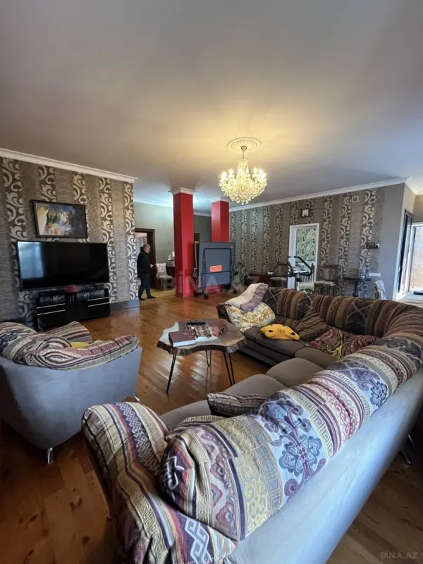 Satılır 7 otaqlı həyət evi 200 m²