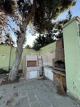 Satılır 7 otaqlı həyət evi 200 m²