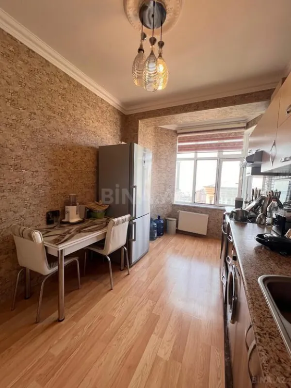 Satılır 3 otaqlı mənzil 110 m²