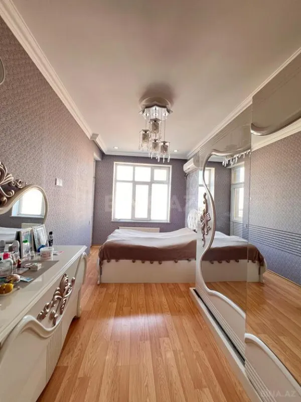 Satılır 3 otaqlı mənzil 110 m²