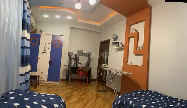 Satılır 3 otaqlı mənzil 150 m²