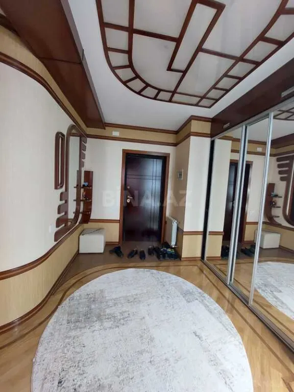 Satılır 3 otaqlı mənzil 150 m²