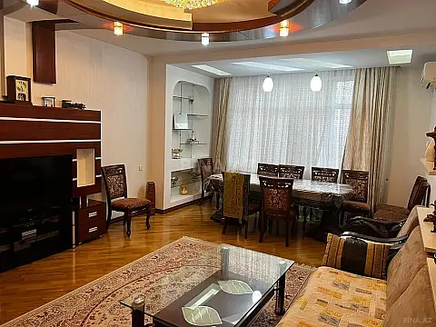 Satılır 3 otaqlı mənzil 150 m²