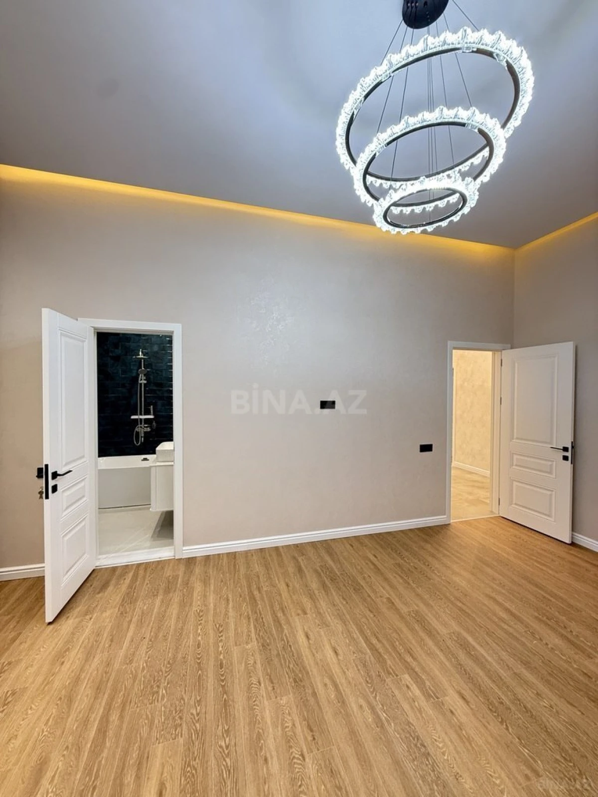 Satılır 4 otaqlı həyət evi 180 m²