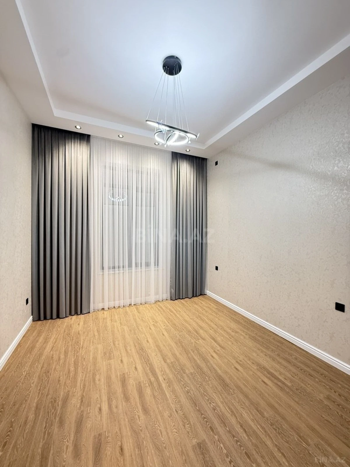 Satılır 4 otaqlı həyət evi 180 m²