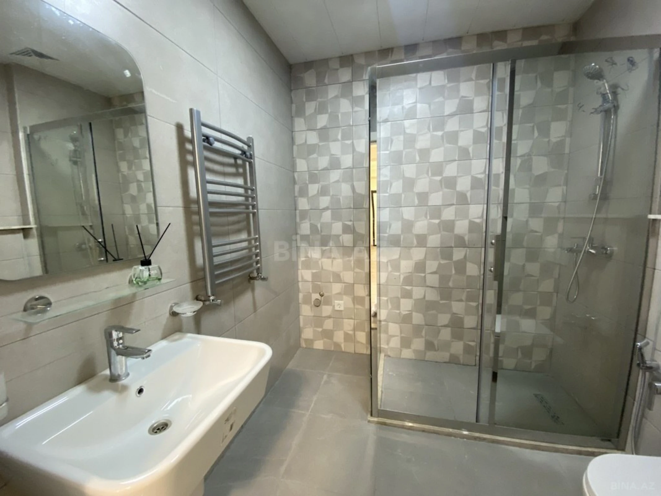 Satılır 3 otaqlı mənzil 78.4 m²