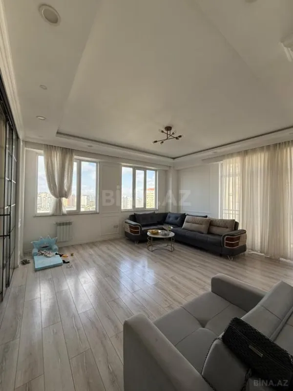Satılır 2 otaqlı mənzil 95 m²