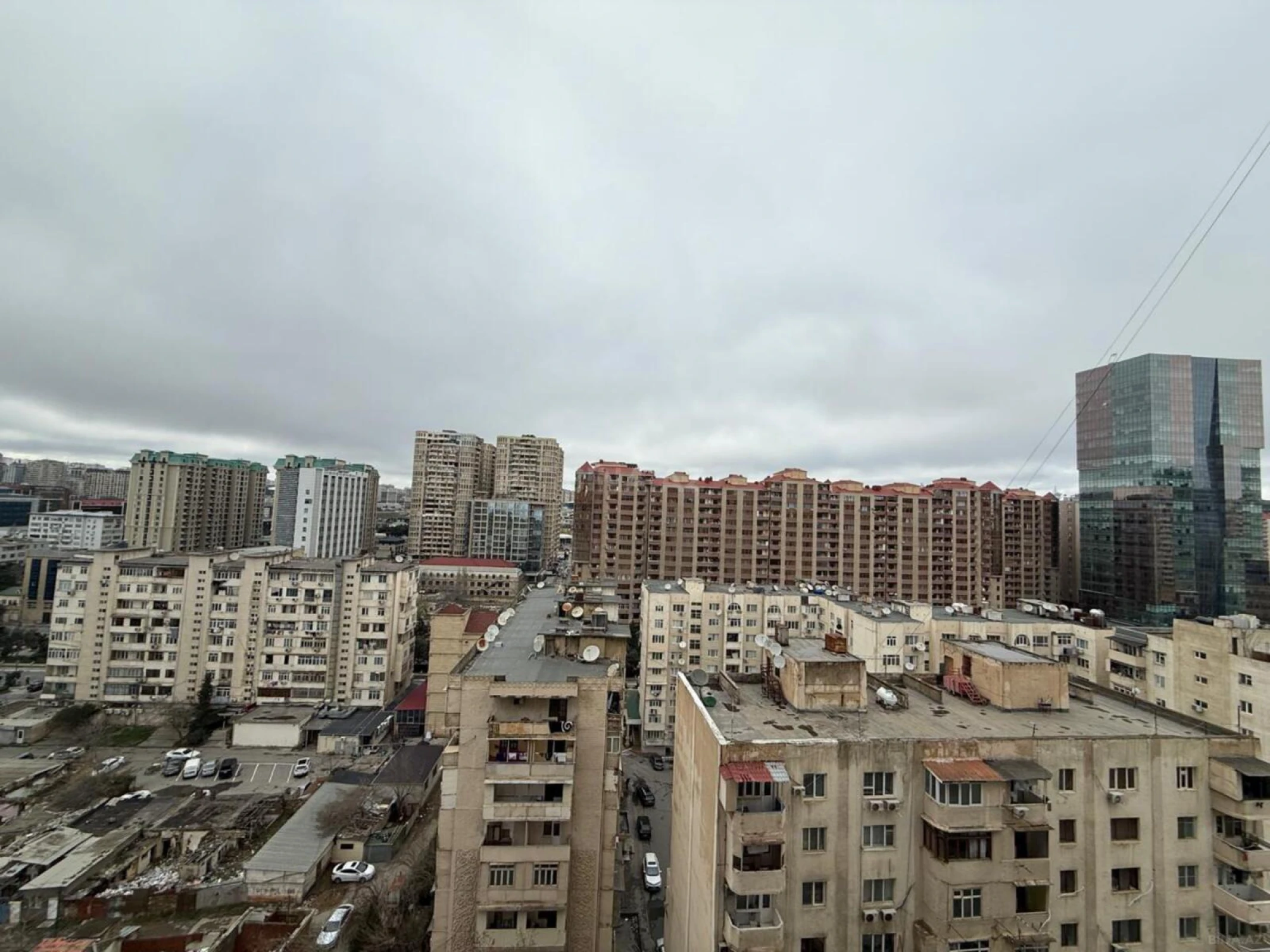 Satılır 2 otaqlı mənzil 86.6 m²