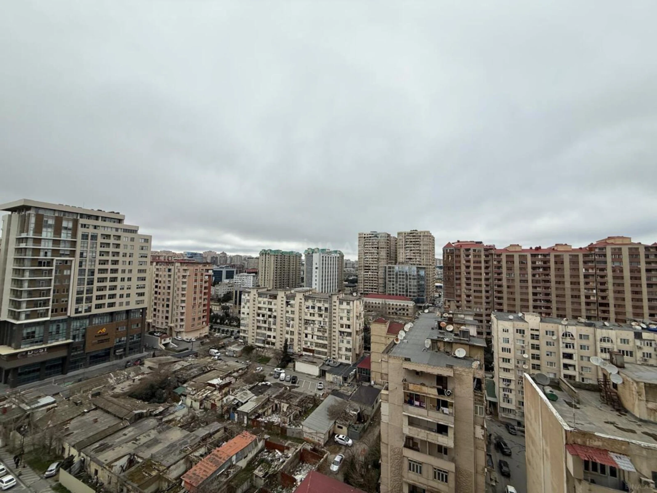 Satılır 2 otaqlı mənzil 86.6 m²