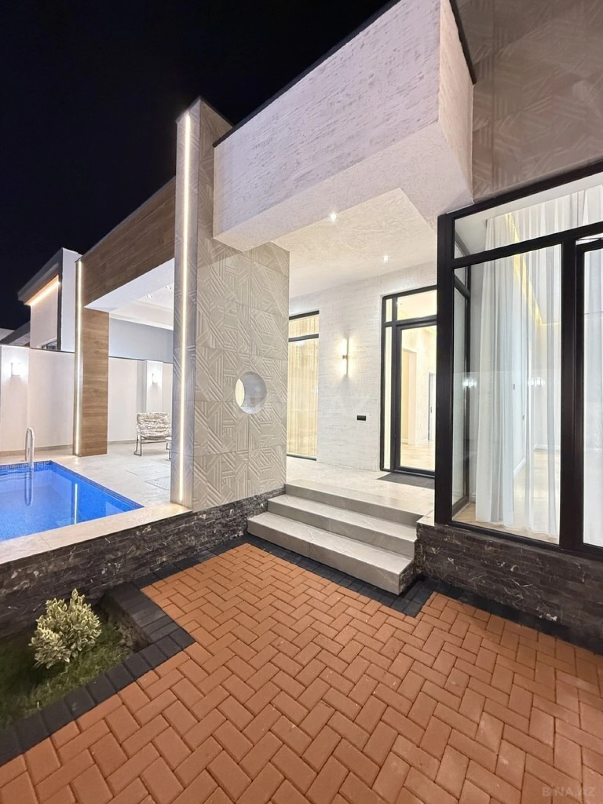 Satılır 4 otaqlı həyət evi 180 m²