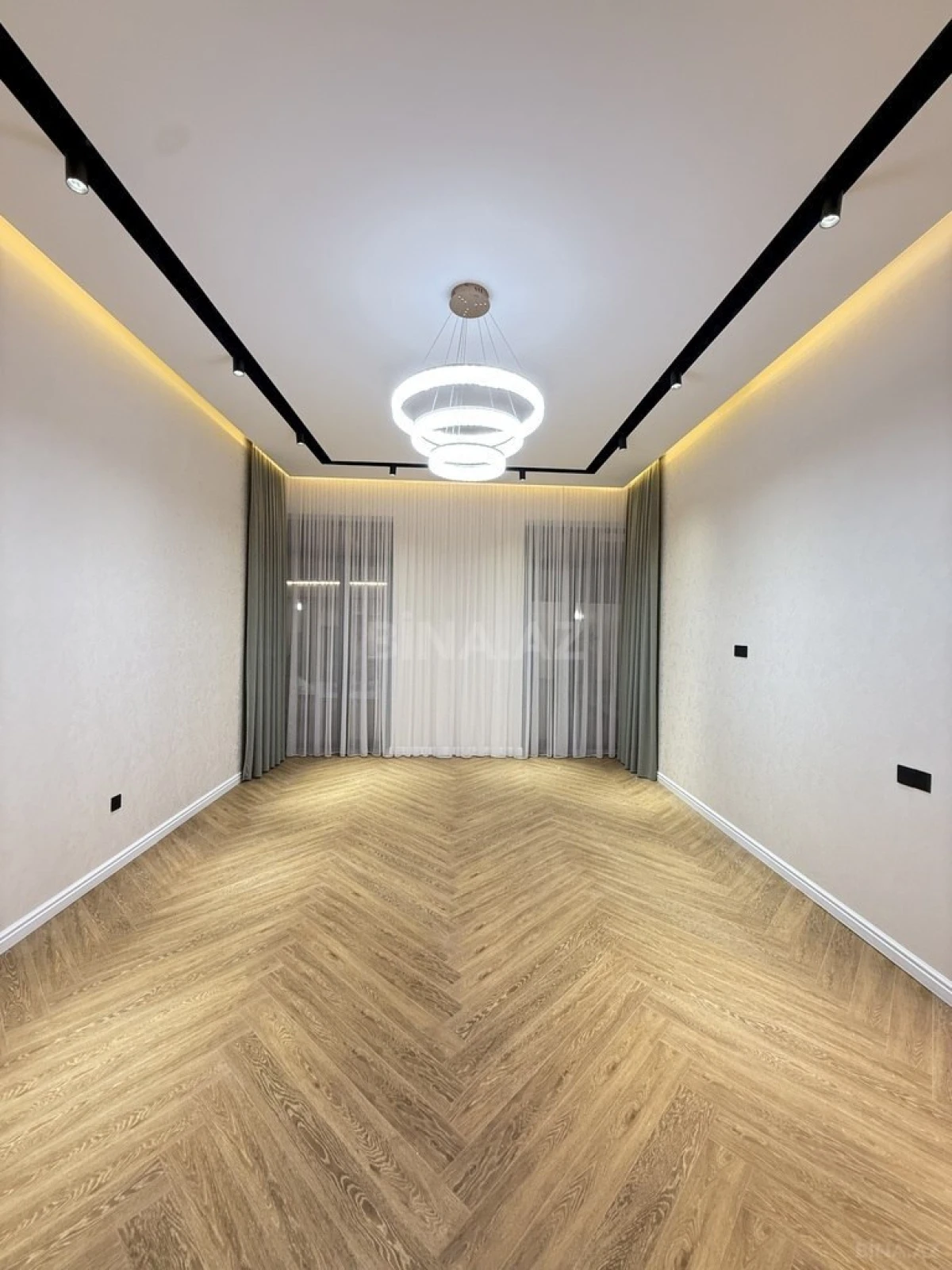 Satılır 4 otaqlı həyət evi 180 m²