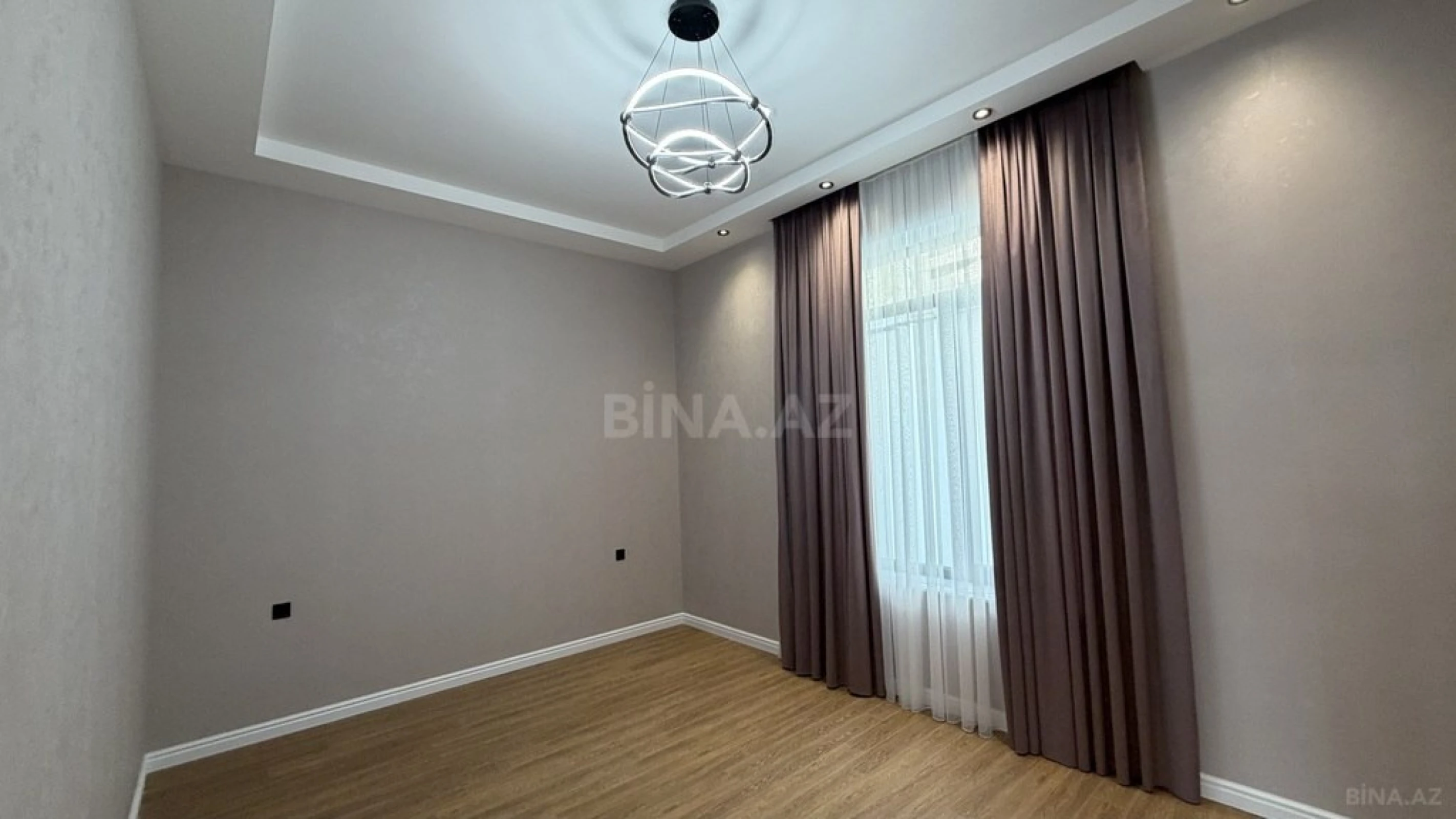 Satılır 4 otaqlı həyət evi 180 m²