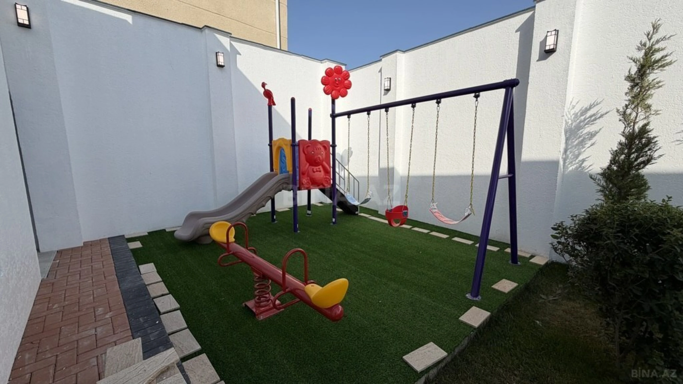 Satılır 4 otaqlı həyət evi 180 m²