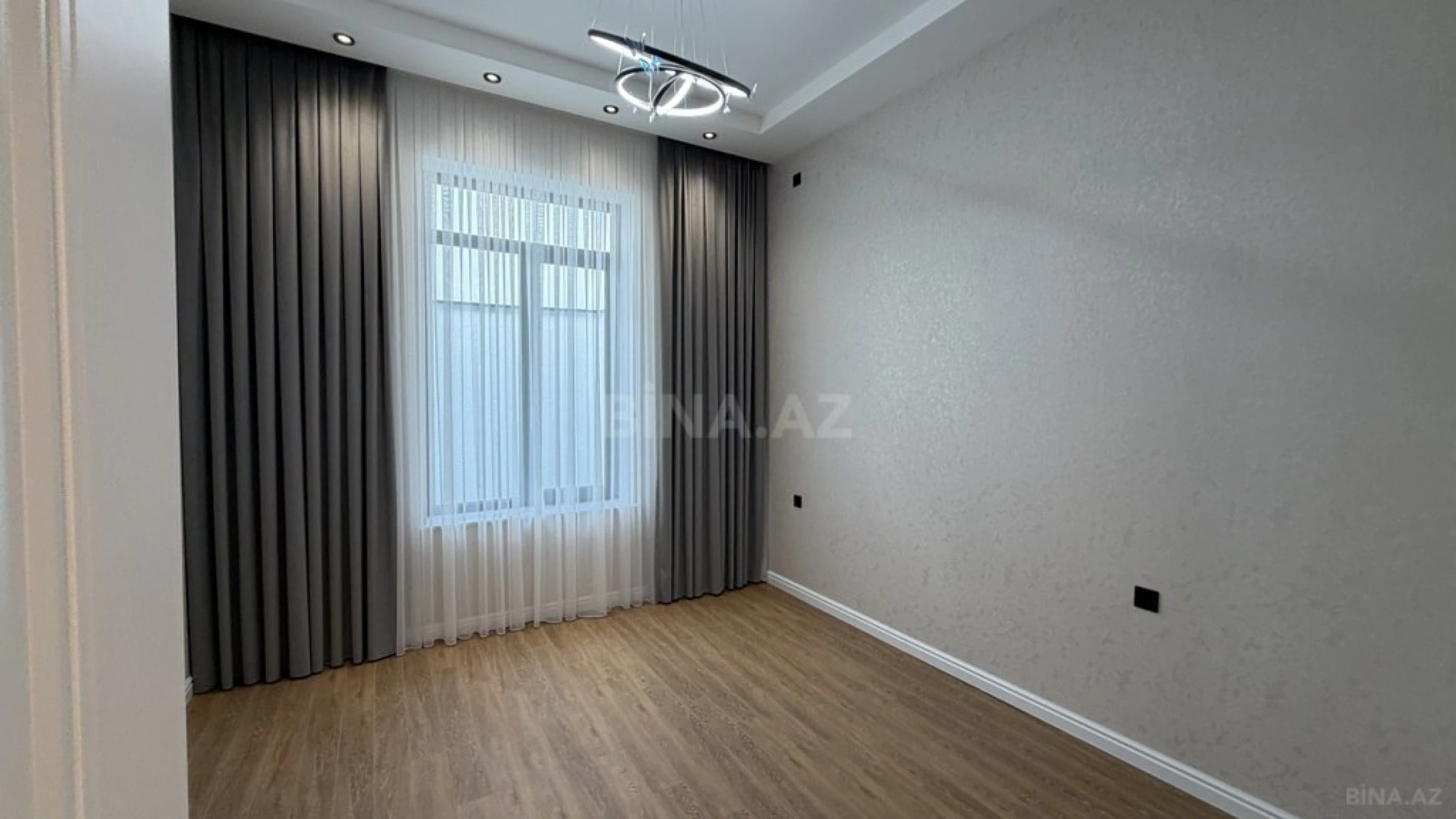 Satılır 4 otaqlı həyət evi 180 m²