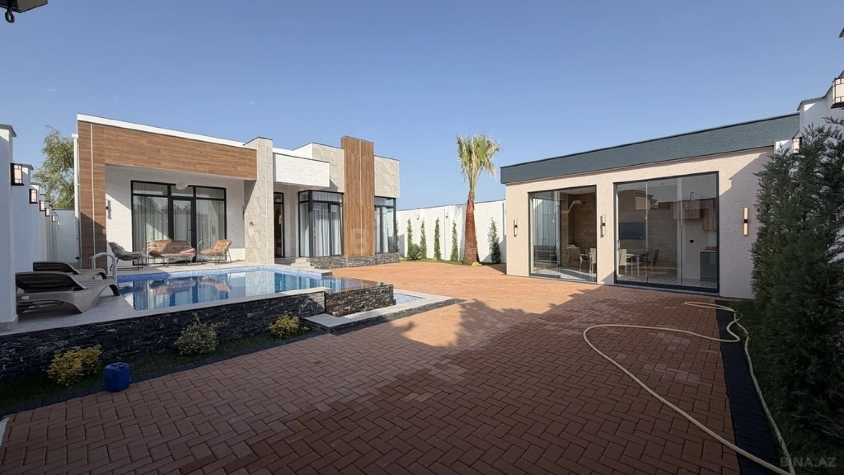 Satılır 4 otaqlı həyət evi 180 m²