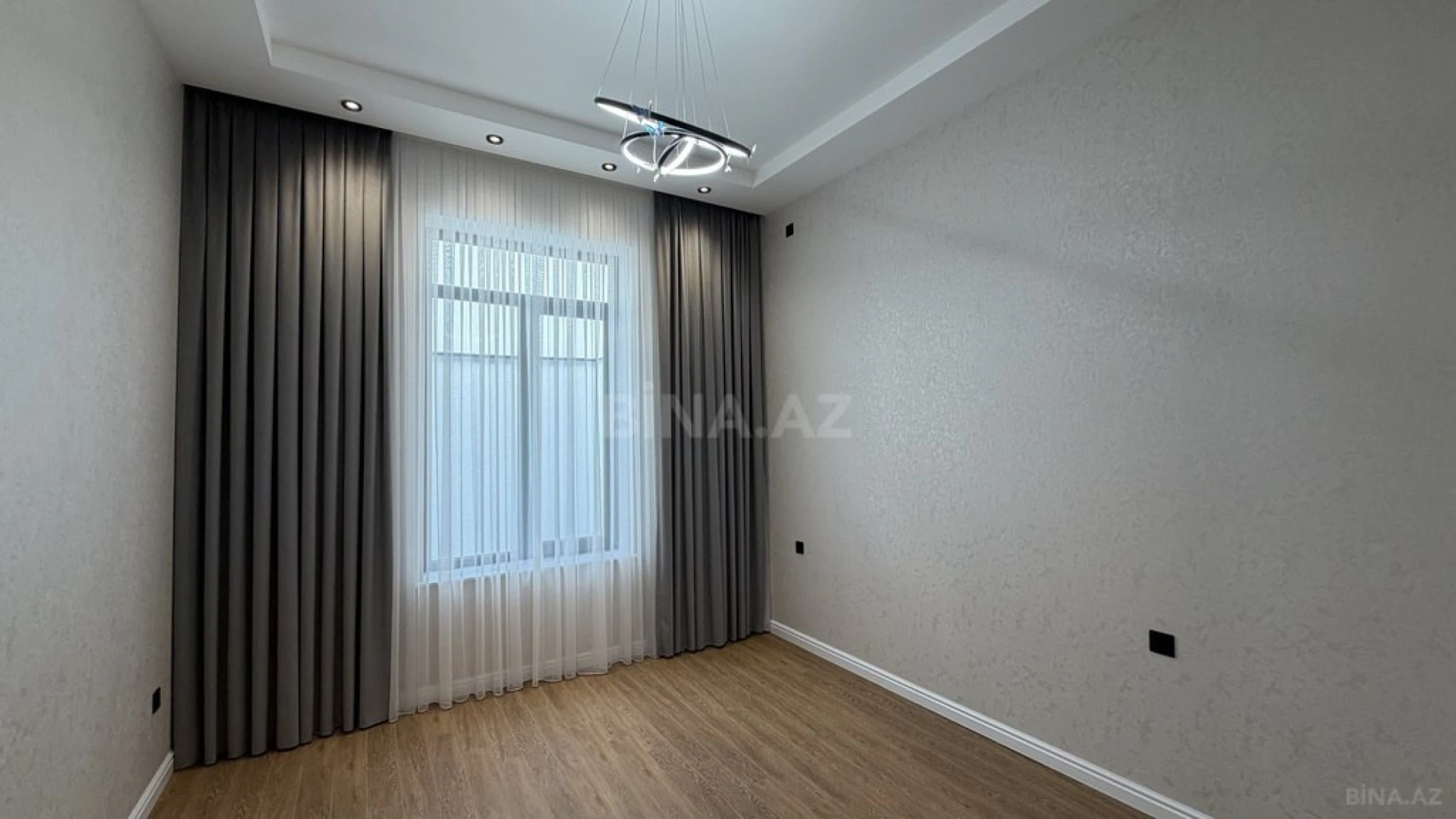Satılır 4 otaqlı həyət evi 180 m²