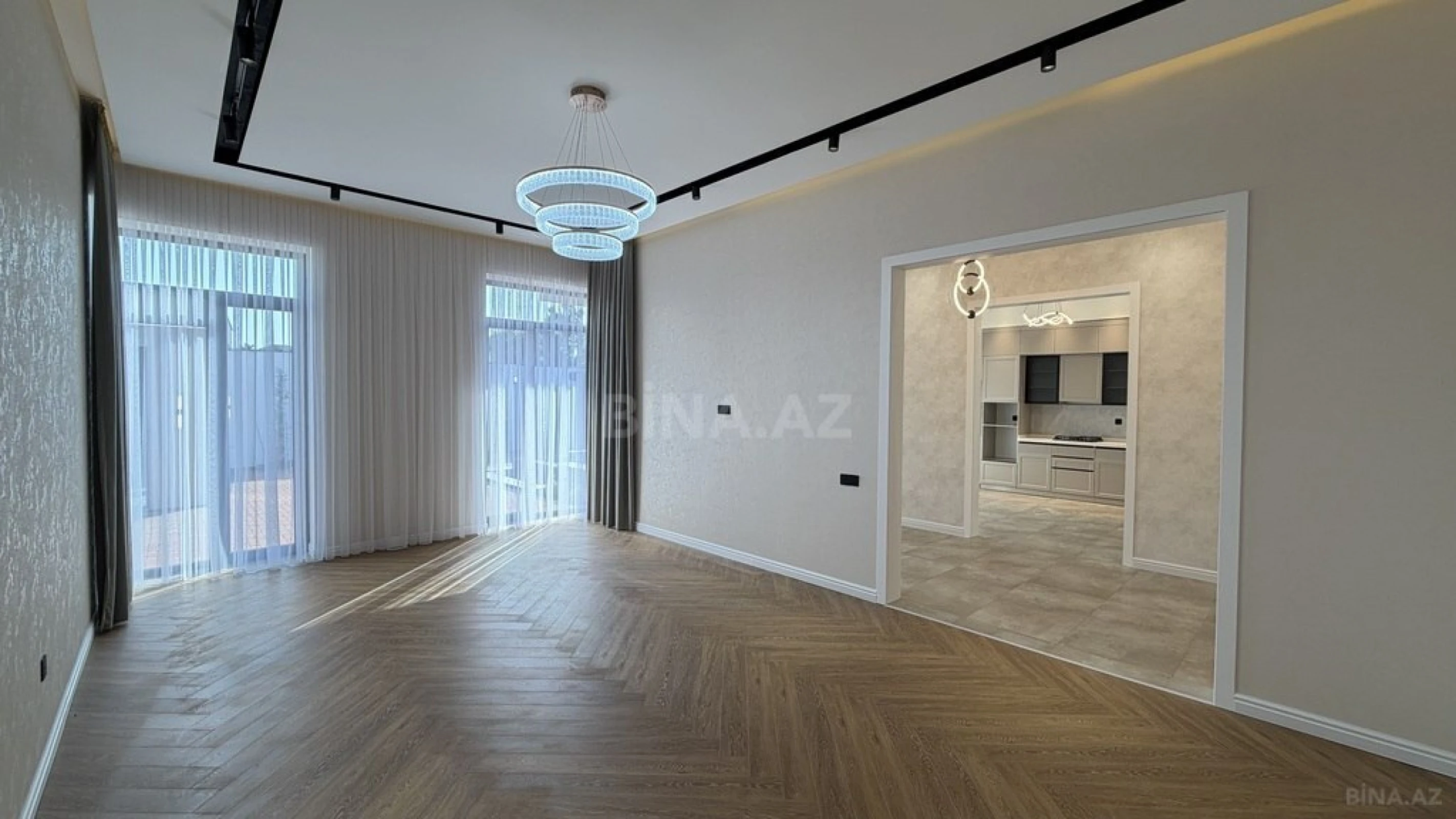 Satılır 4 otaqlı həyət evi 180 m²