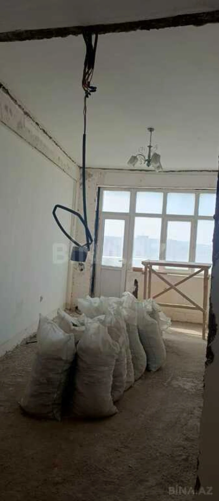 Satılır 3 otaqlı mənzil 130 m²