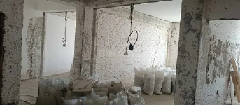 Satılır 3 otaqlı mənzil 130 m²