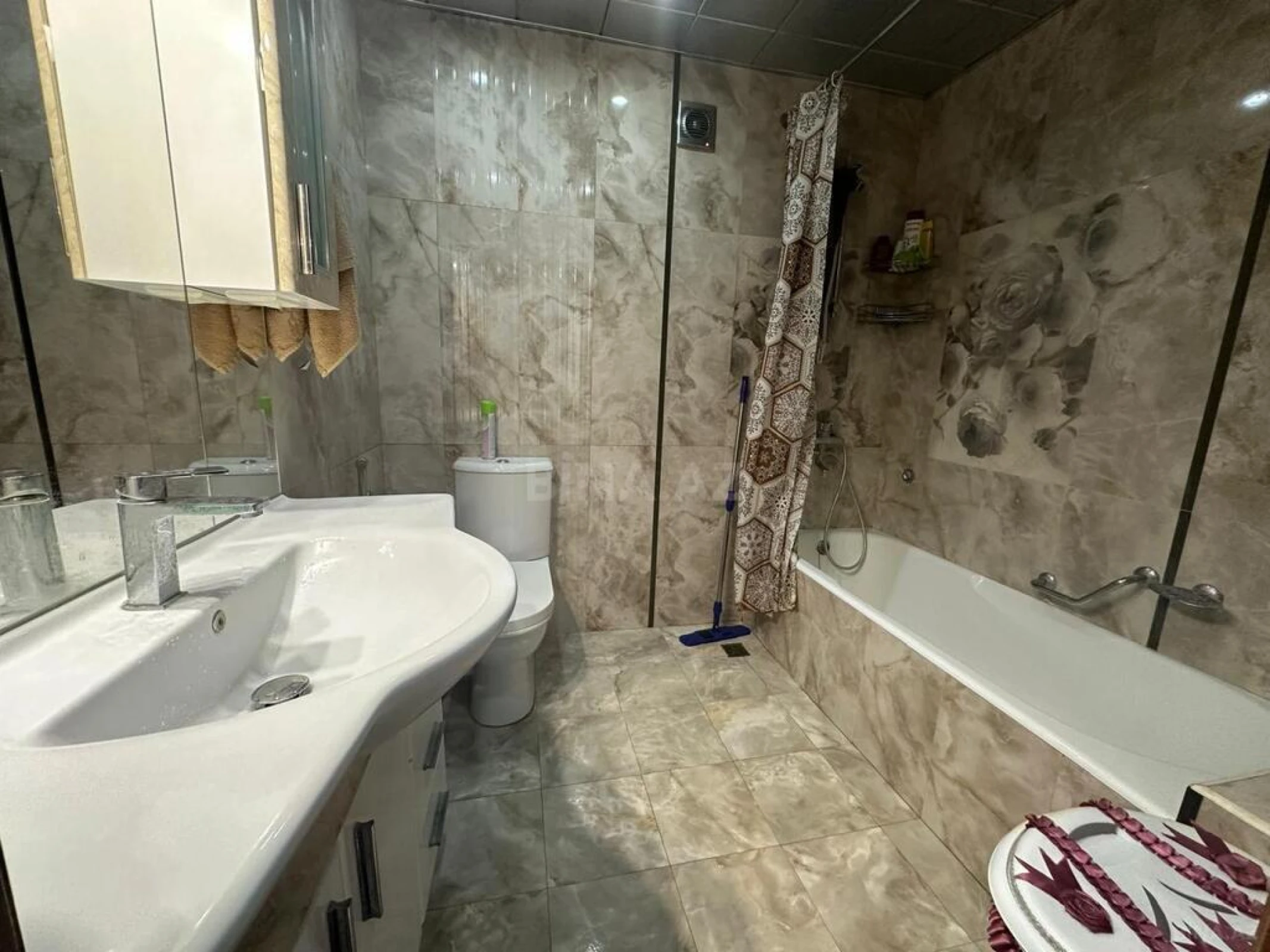 Satılır 3 otaqlı mənzil 110 m²
