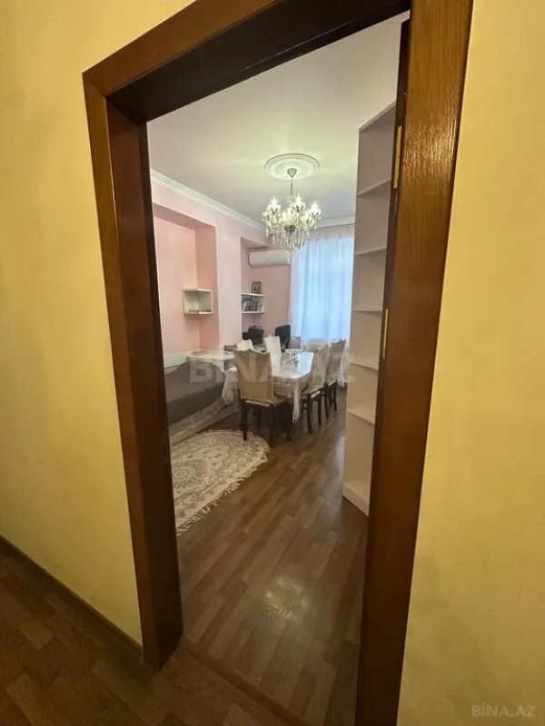 Satılır 3 otaqlı mənzil 110 m²