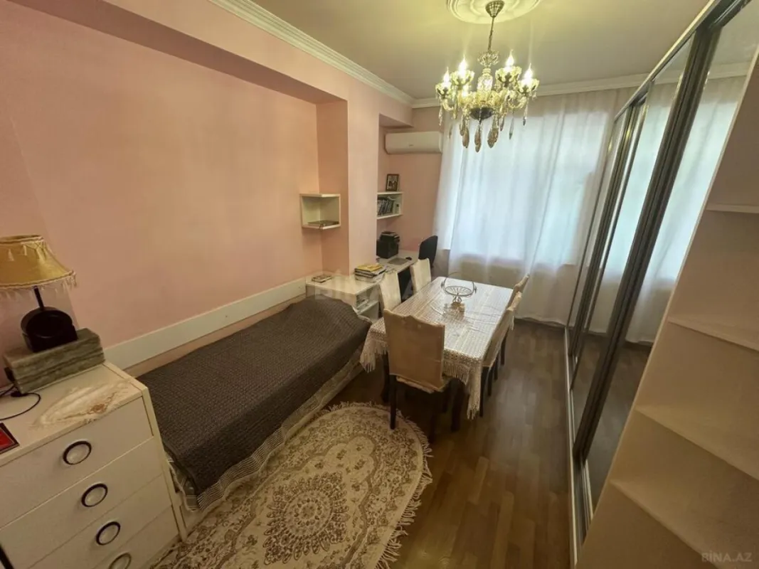 Satılır 3 otaqlı mənzil 110 m²