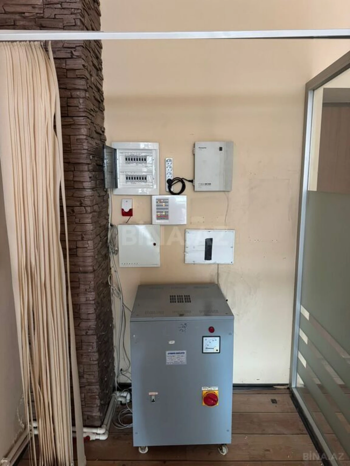 Kirayə verilir 4 otaqlı ofis 167 m²